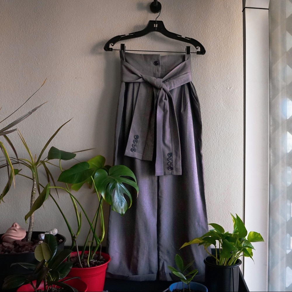 VINTAGE • TIE WAIST WID LEG PLEATED PANTS